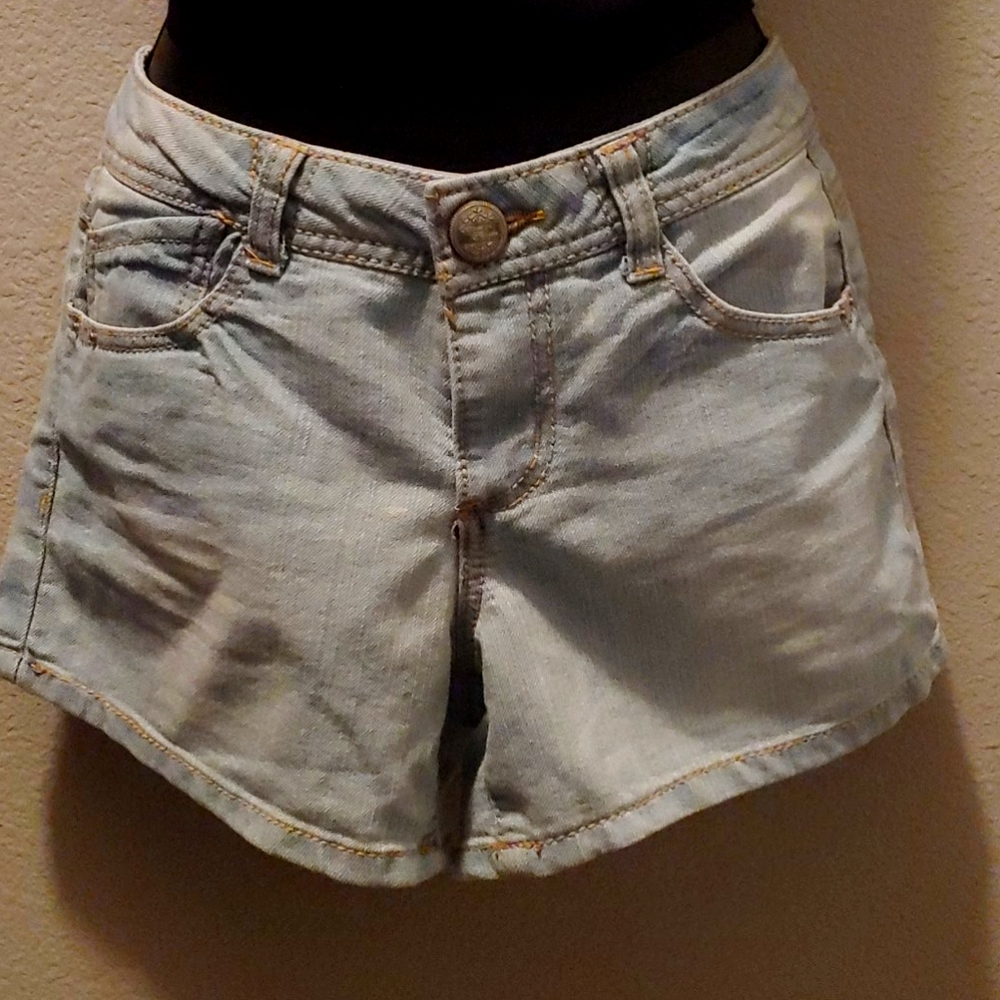 Light Wash Denim Shorts (Juniors)